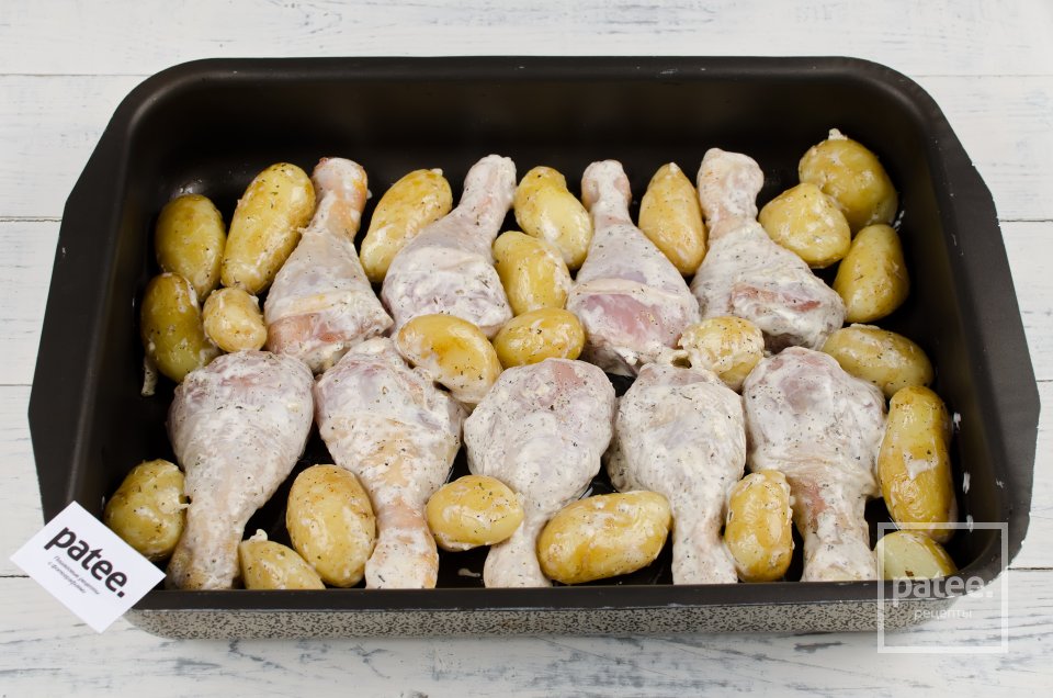 Запеченная курица с молодым картофелем, цветной капустой и грибами - Шаг 11