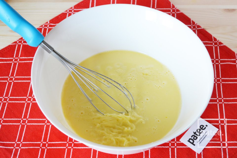 Картофельные блинчики с чесноком - Шаг 6