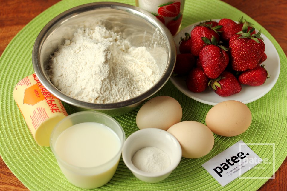 Праздничный пирог с клубникой - Шаг 1