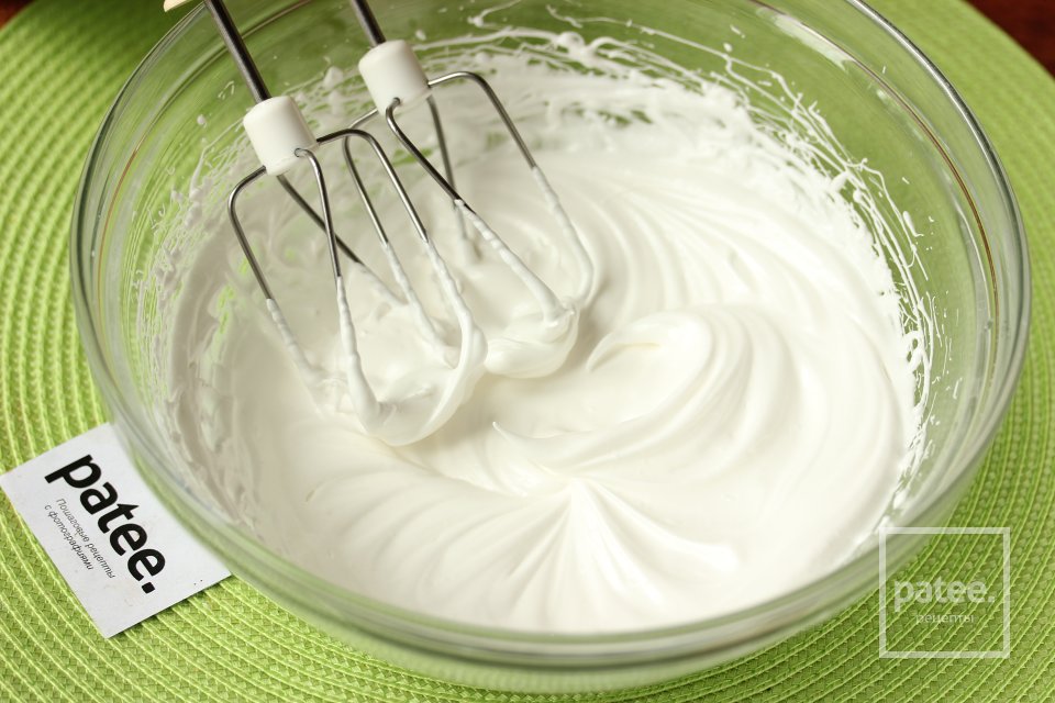 Праздничный пирог с клубникой - Шаг 10