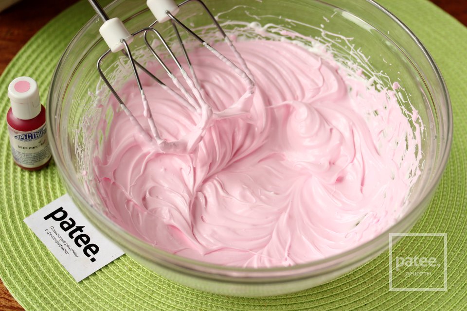 Праздничный пирог с клубникой - Шаг 11