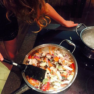 Курица с овощами в устричном соусе с пшеничной лапшой - Шаг 3