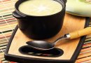 Суп-пюре из кабачков с запеченным чесноком