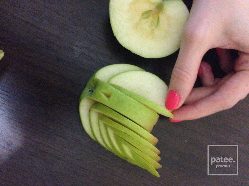 Лебедь из яблока🍏 - Шаг 2