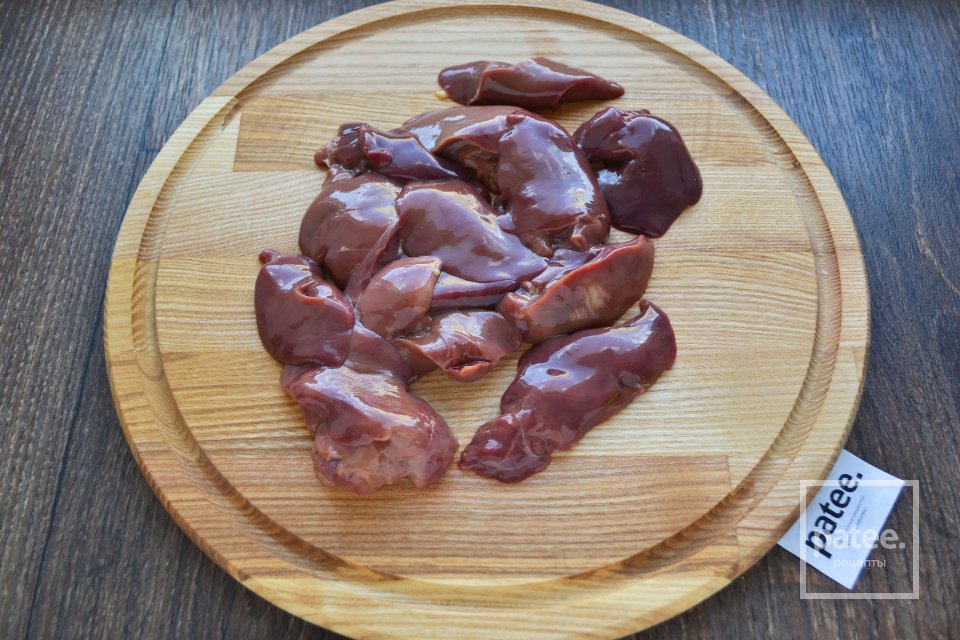 Теплый салат с печенью и шпинатом - Шаг 2