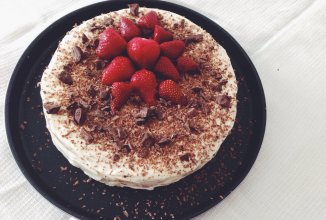 Бисквитный торт с клубникой 🍓