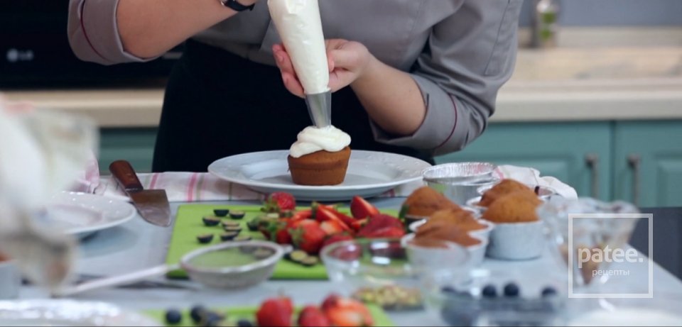  Капкейки с финиками "Сладкая жизнь" - Шаг 5