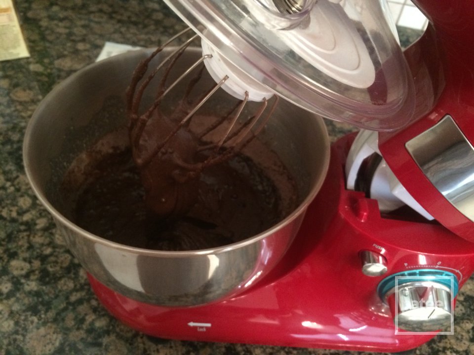 Шоколадный торт с вишней - Шаг 1