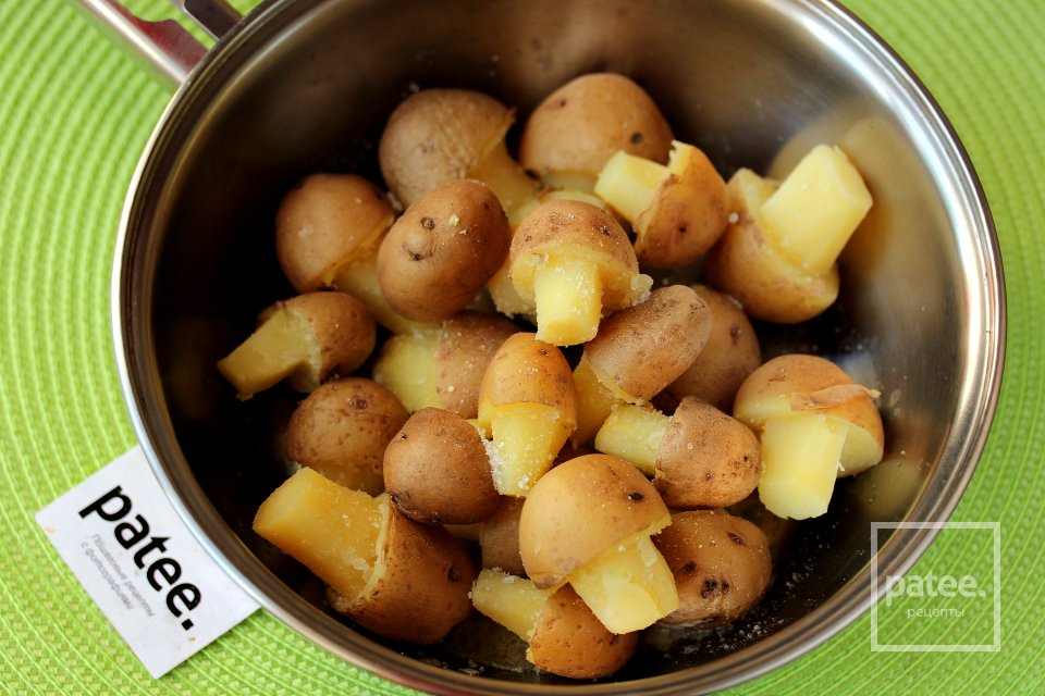Грибочки из картофеля - Шаг 8