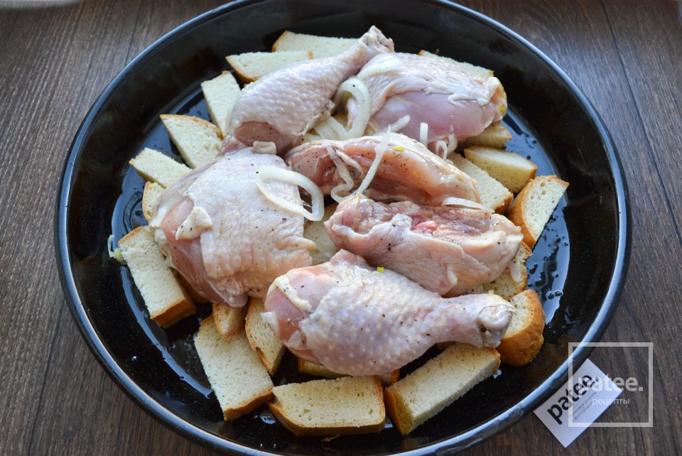 Курица запеченная на хлебе - Шаг 13