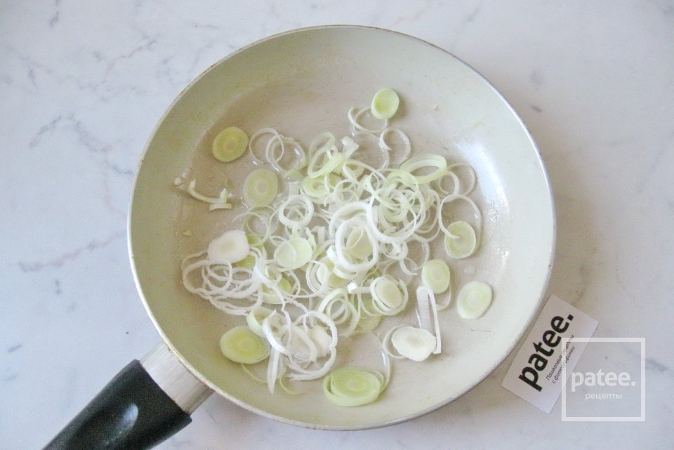 Рулеты из лаваша с курицей, шампиньонами и шпинатом - Шаг 4