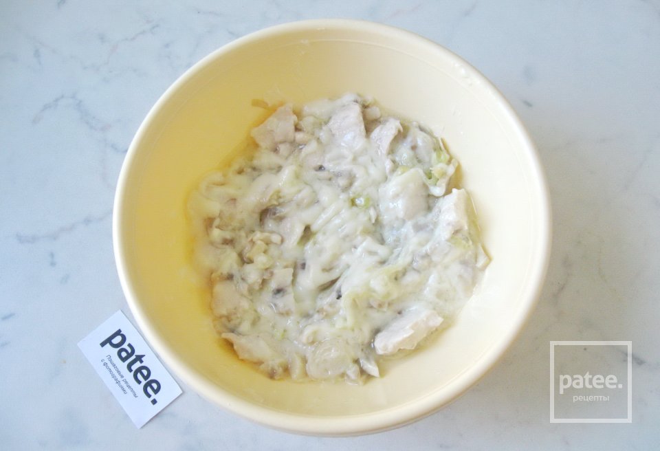 Рулеты из лаваша с курицей, шампиньонами и шпинатом - Шаг 10