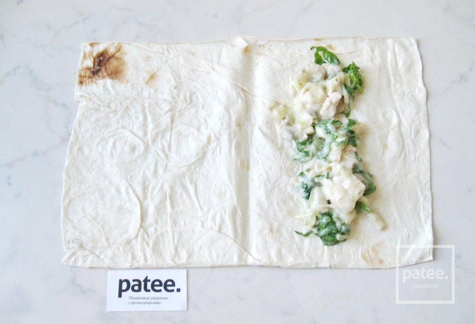 Рулеты из лаваша с курицей, шампиньонами и шпинатом - Шаг 13