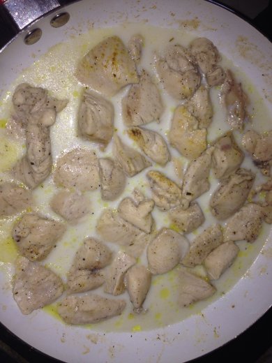 Куриная грудка тушеная в молоке - Шаг 3