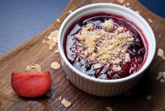 Сливовый крамбл