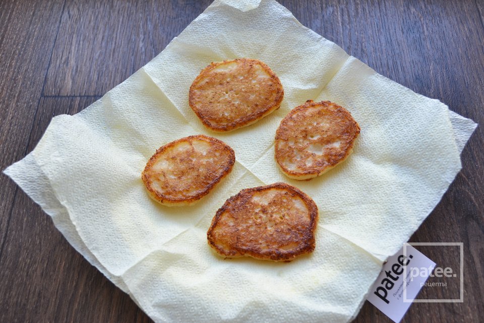 Творожные оладьи без яиц - Шаг 11