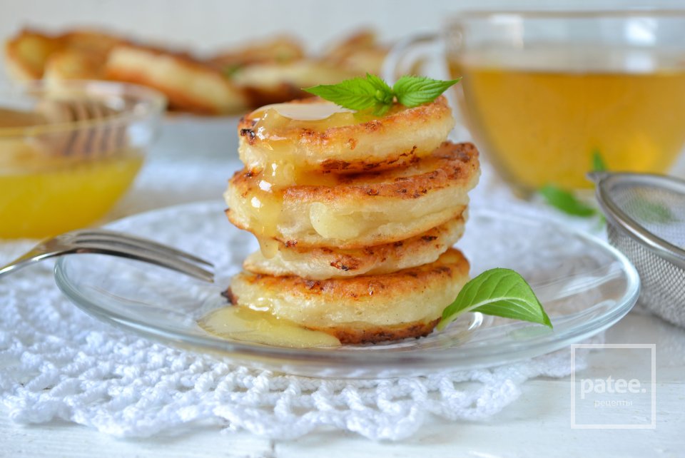 Творожные оладьи без яиц - Шаг 12