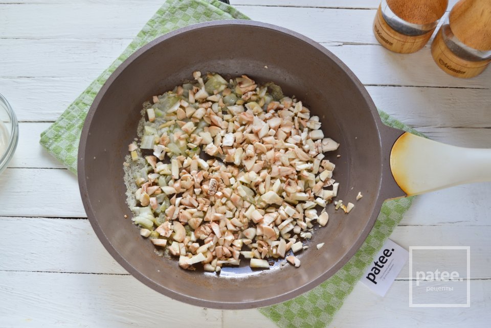 Запеченные шампиньоны с начинкой из курицы и сыра - Шаг 8