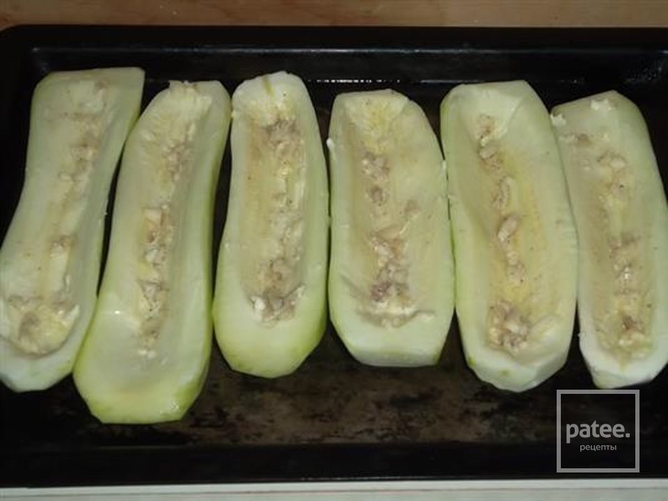 Кабачки запеченные с помидорами и салями - Шаг 4