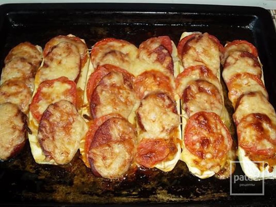Кабачки запеченные с помидорами и салями - Шаг 7