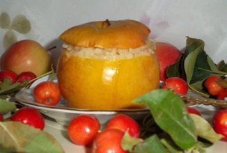 Печеные яблоки фаршированные рисом