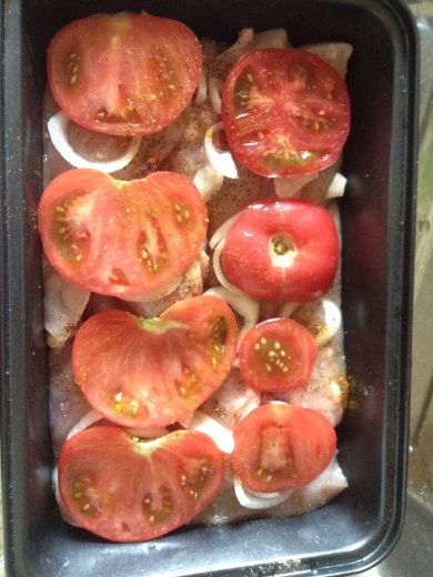 Белое мясо запеченное с помидорами под сыром - Шаг 4