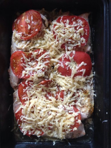 Белое мясо запеченное с помидорами под сыром - Шаг 5