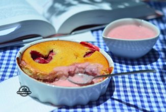 Творожная запеканка с клубникой