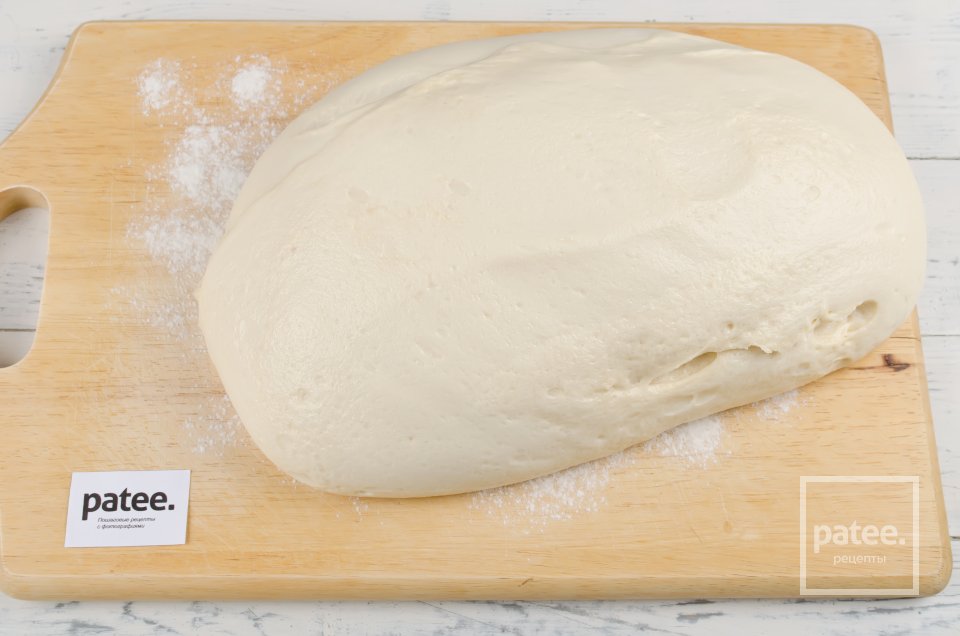 Дрожжевые булочки с клубникой - Шаг 10