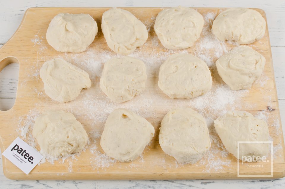 Дрожжевые булочки с клубникой - Шаг 12