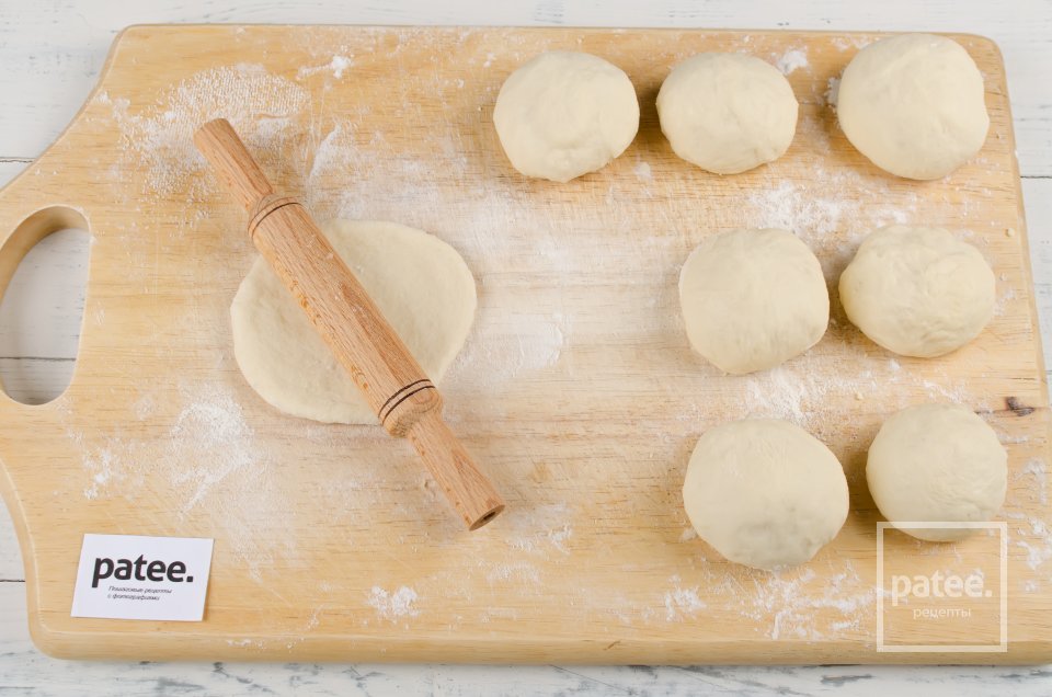 Дрожжевые булочки с клубникой - Шаг 13