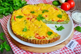 Кабачковая пицца с помидорами