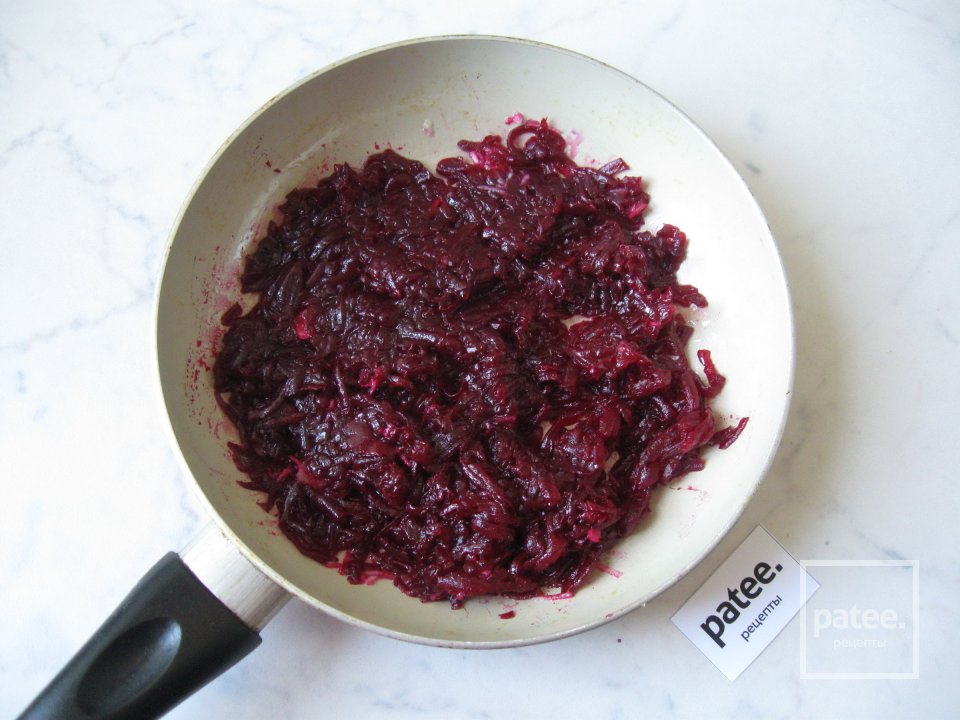 Спагетти со свеклой и брынзой - Шаг 7