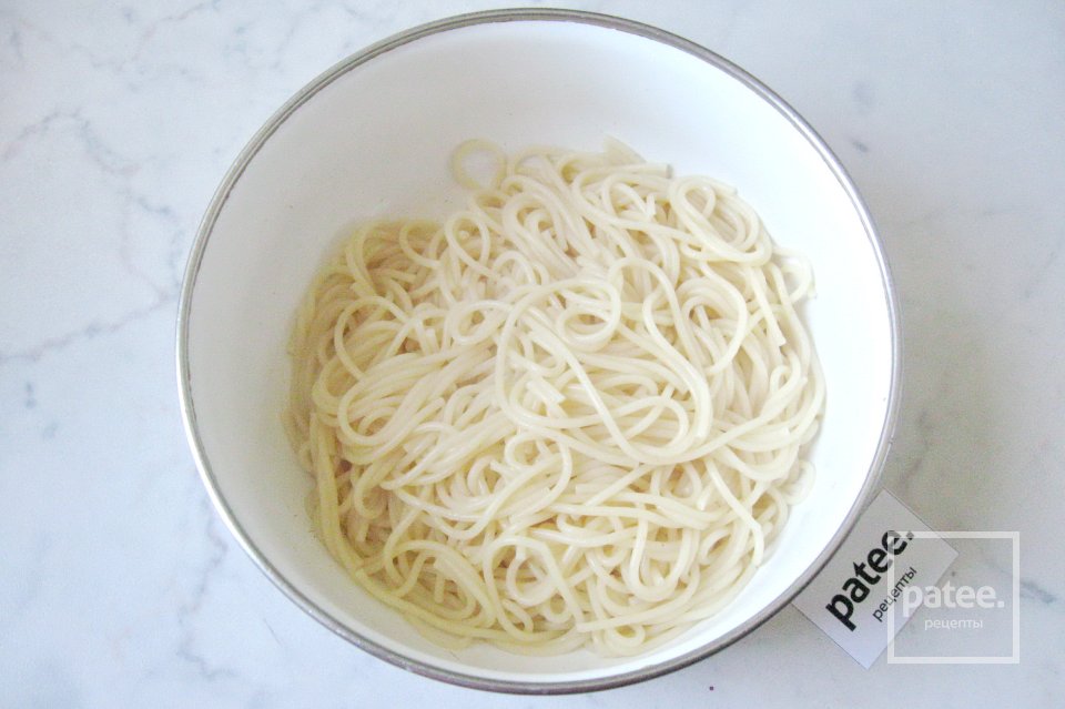 Спагетти со свеклой и брынзой - Шаг 9