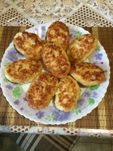 Катлеты из куриной грудки с сыром и майонезом. - Шаг 1