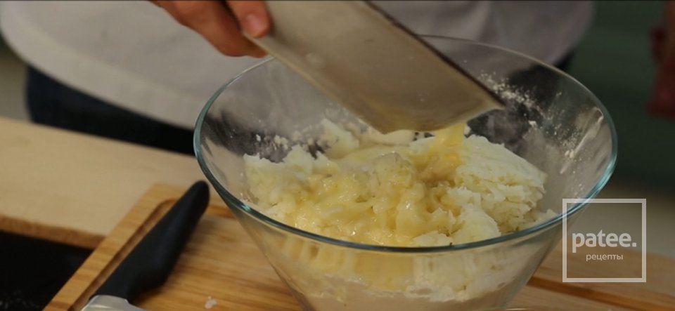 Рулет «Мраморный» с немецкими колбасками - Шаг 1