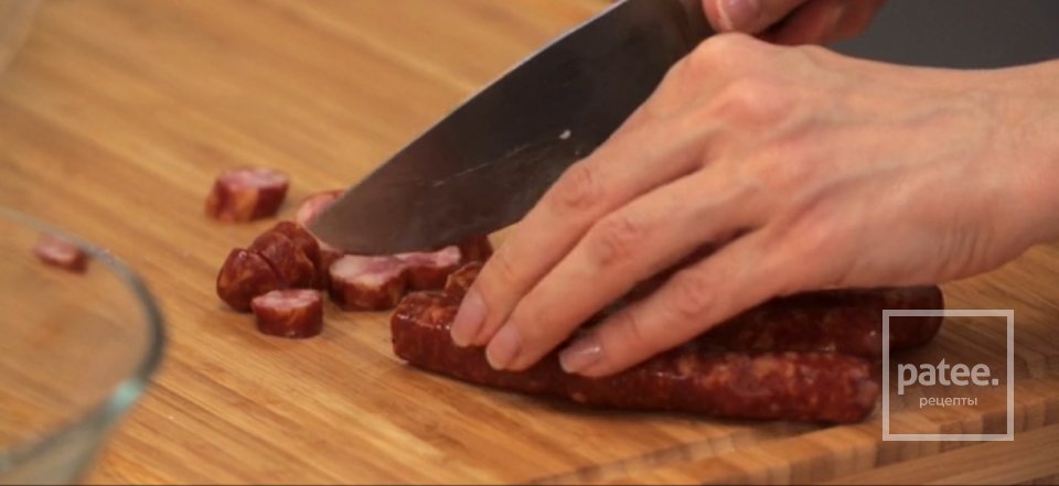 Рулет «Мраморный» с немецкими колбасками - Шаг 3