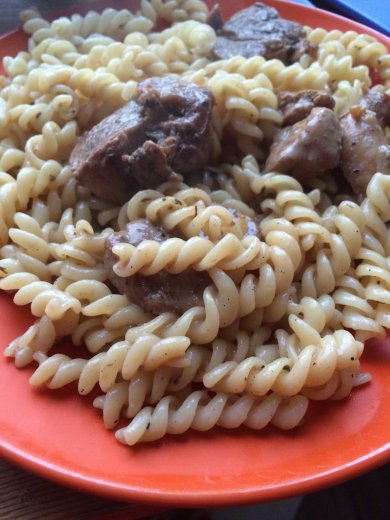 Свинина с макаронами в винно-сливочном маринаде. - Шаг 2