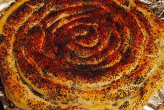 Слойка с курой и сыром.