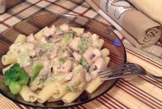 Паста с шампиньонами и брокколи