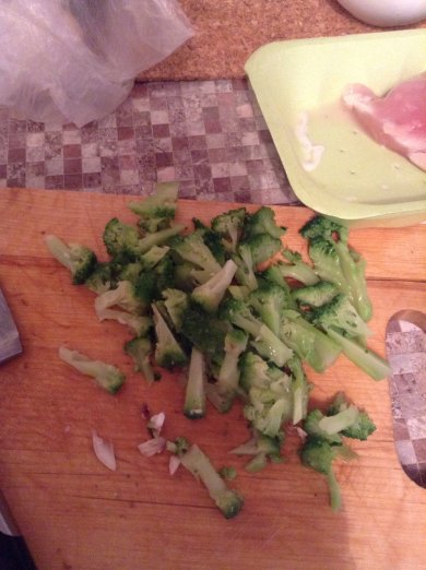 Паста с шампиньонами и брокколи - Шаг 1