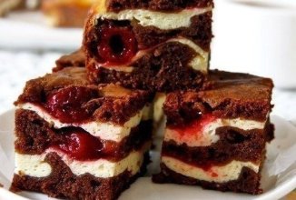 Брауни с творогом и вишней