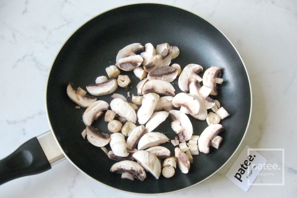 Куриные голени с грибами запеченные в сливках - Шаг 6