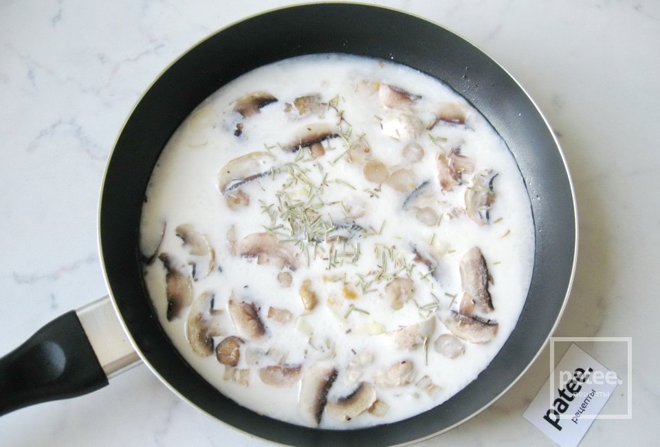 Куриные голени с грибами запеченные в сливках - Шаг 10