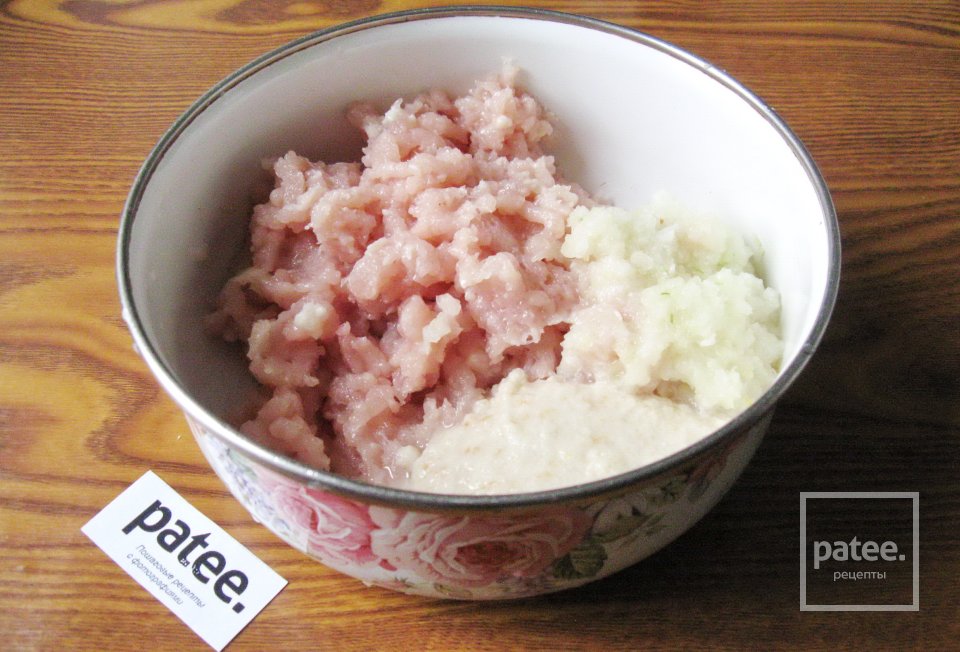 Рулет из куриной грудки с перепелиными яйцами - Шаг 4