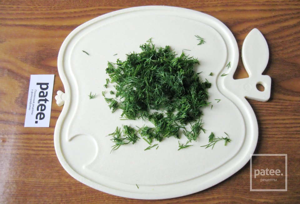 Рулет из куриной грудки с перепелиными яйцами - Шаг 6