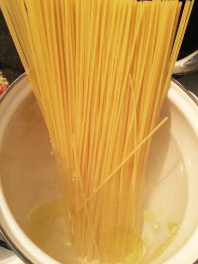 Паста с авокадо курицей и томатами - Шаг 9