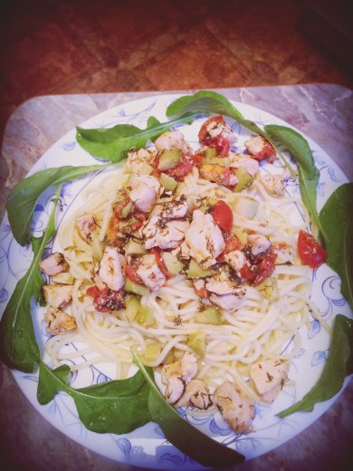 Паста с авокадо курицей и томатами - Шаг 10