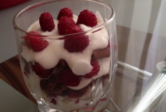 Шоколадно-малиновый десерт!