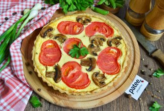 Киш с адыгейским сыром и шампиньонами